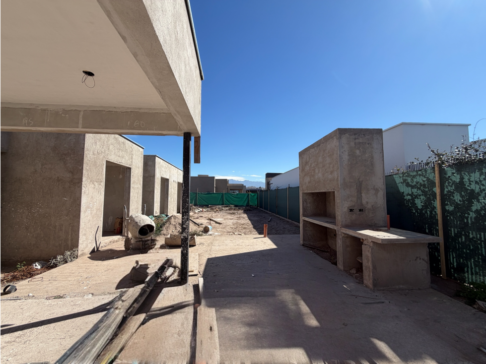 Venta casa en obra gruesa en lujan de cuyo con amenities - 5
