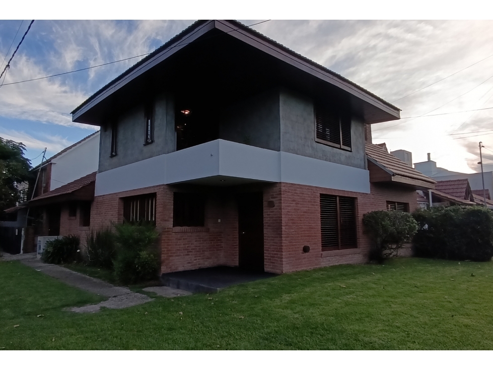 CASA 4 AMB GARAGE Y PATIO LOS PINARES