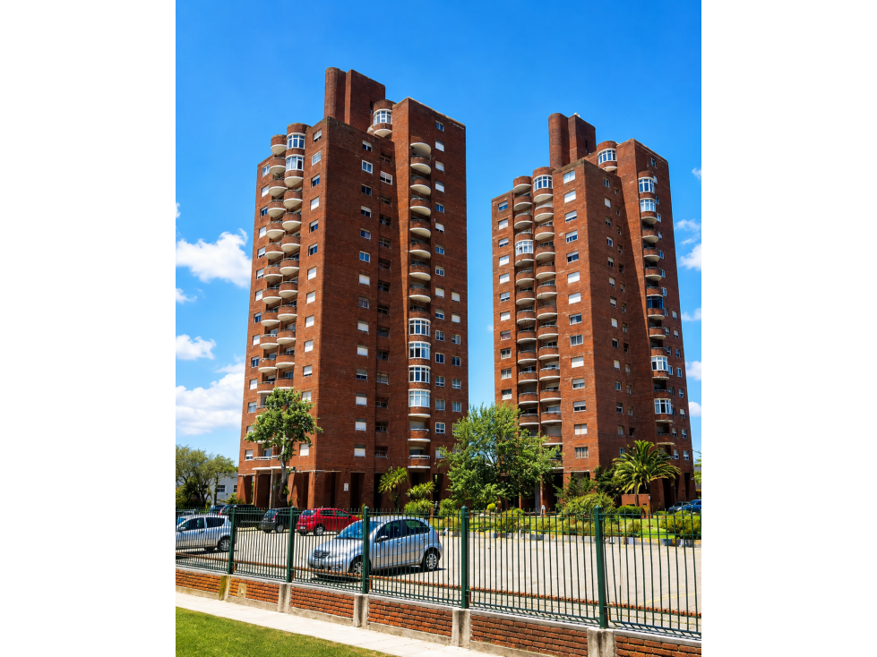 SEMIPISO EN PISO 15 CON TERRAZA COCHERA Y BAULERA - 1