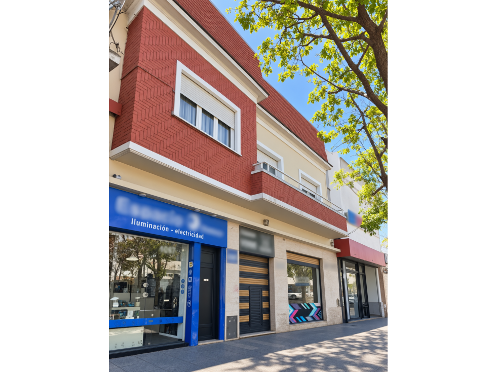 PROPIEDAD EN BLOCK SOBRE AV. J B. JUSTO | 2 LOCALES + 2 VIVIENDAS