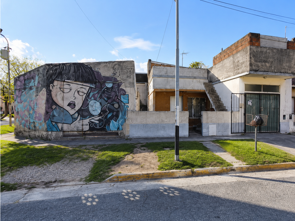 CASA EN BLOK A RECICLAR O ESQUINA PARA EDIFICAR
