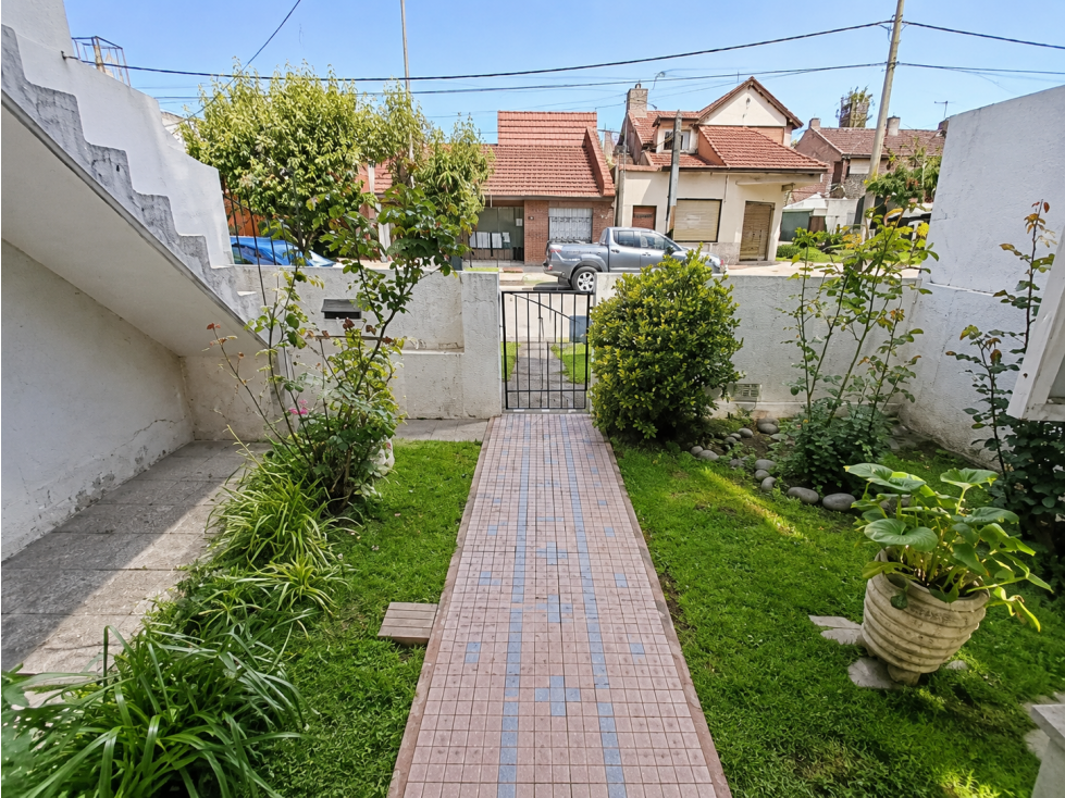 CASA EN BLOK A RECICLAR O ESQUINA PARA EDIFICAR — foto 3