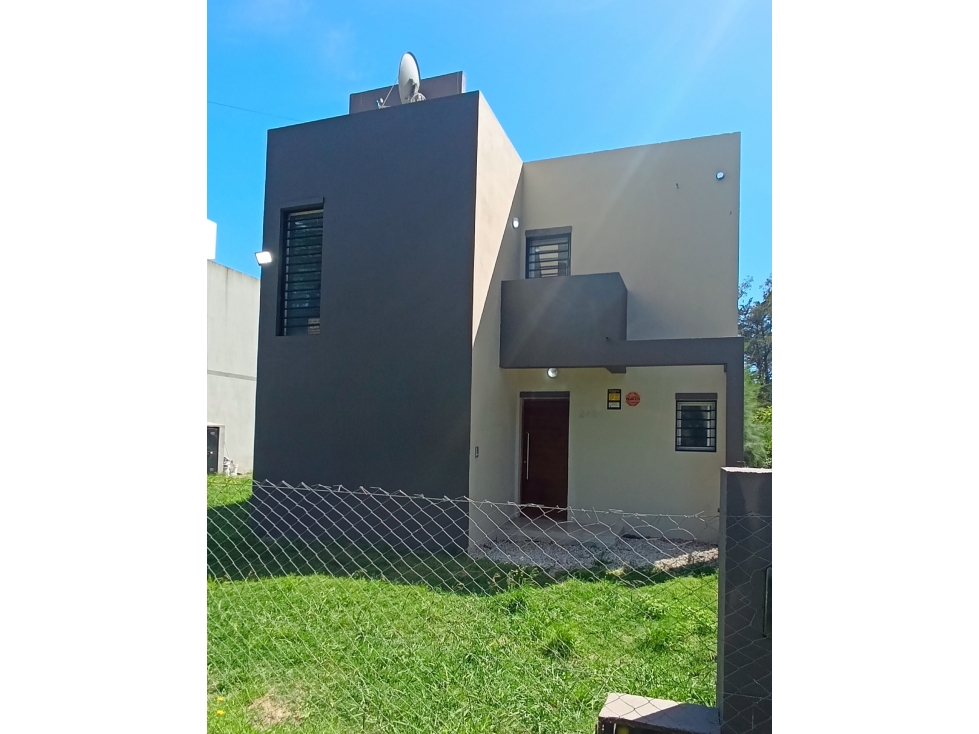 CASA MINIMALISTA 4 AMB ACANTILADOS FRENTE AL GOLF — foto 2