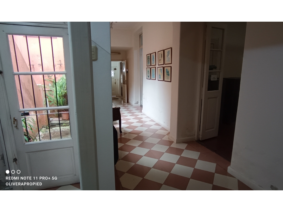 CHALET 6 AMBIENTES CON GARAGE EN LA PERLA - 3