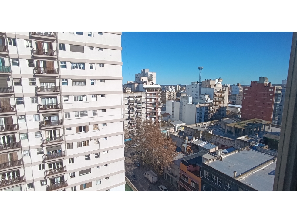 DEPTO EN PISO COMPLETO DE 4 AMB Y BAULERA APTO CRÉDITO — foto 2
