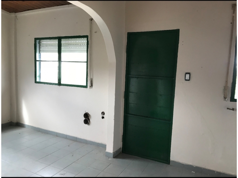 VENTA DE GALPÓN CON VIVIENDA Y PARQUE - 4