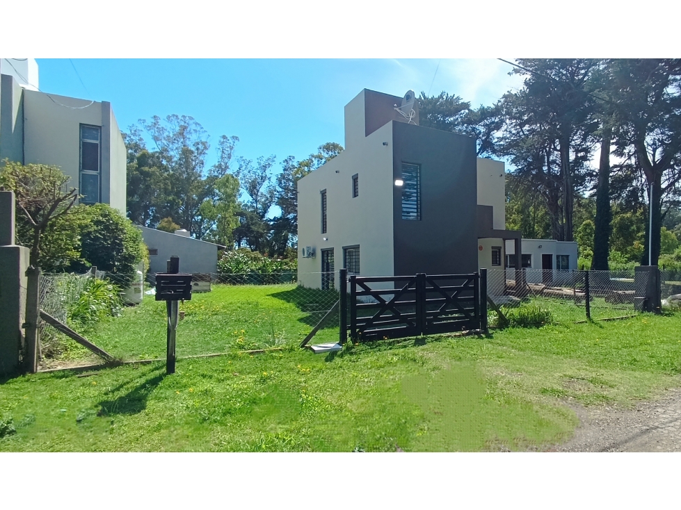 CASA MINIMALISTA 4 AMB ACANTILADOS FRENTE AL GOLF — foto 4