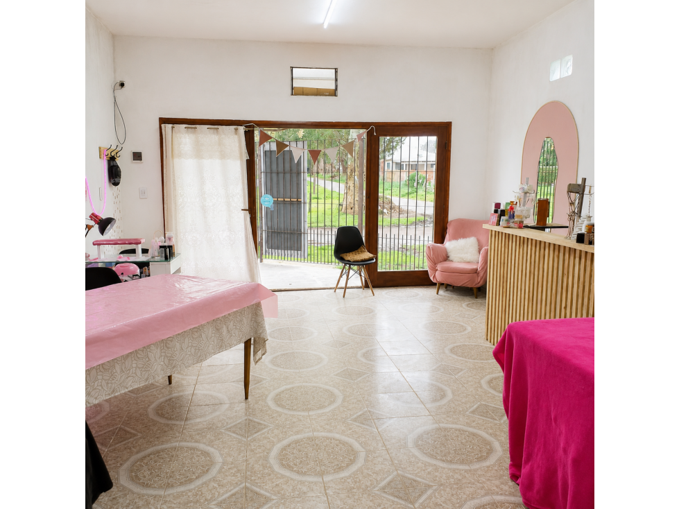 CASA LOCAL Y COCHERA SOBRE LOTE ESQUINA - 4
