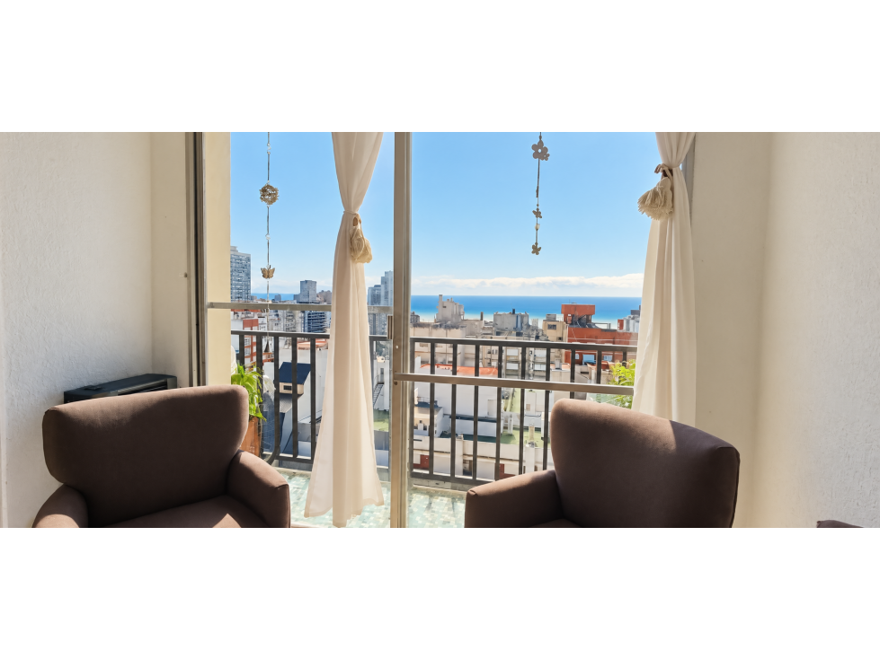 AMBIENTE Y MEDIO CON BALCÓN VISTA AL MAR — foto 4