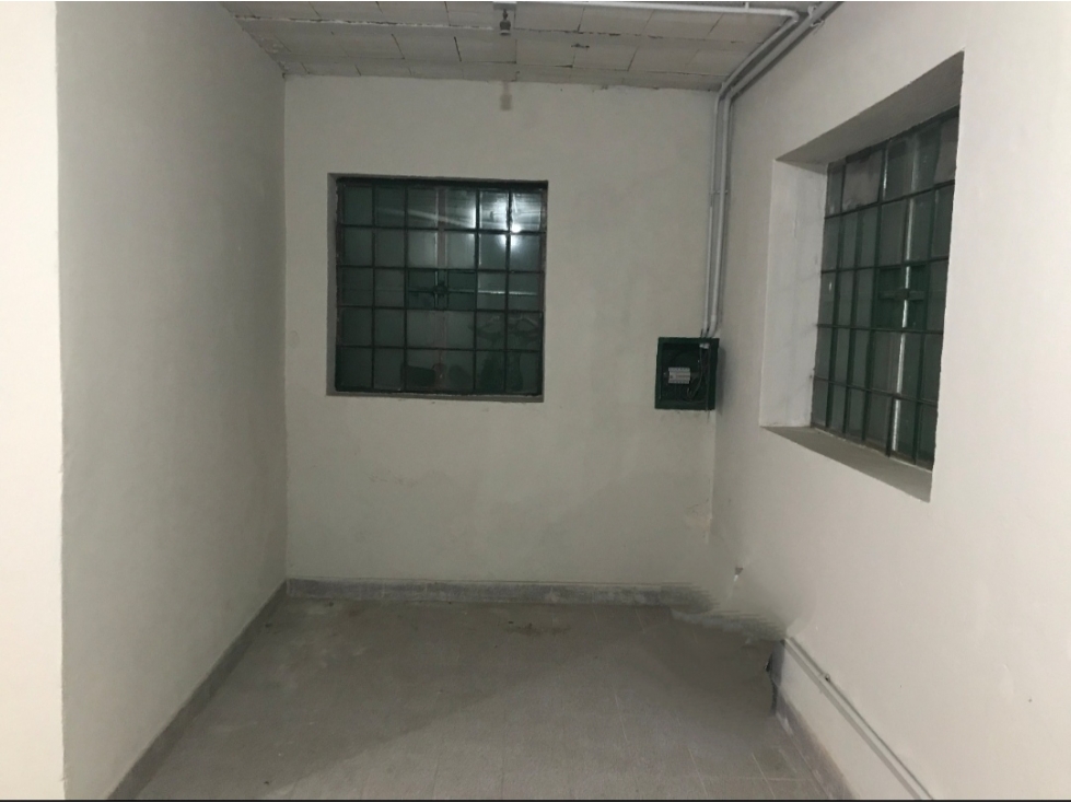 VENTA DE GALPÓN CON VIVIENDA Y PARQUE - 5