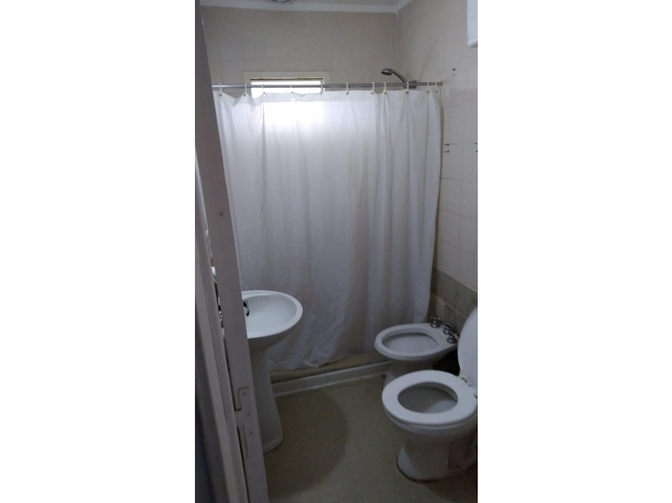 DEPTO 3 AMB AYOLAS Y POLONIA 2do PISO ESCALERA APTO CRÉDITO — foto 2