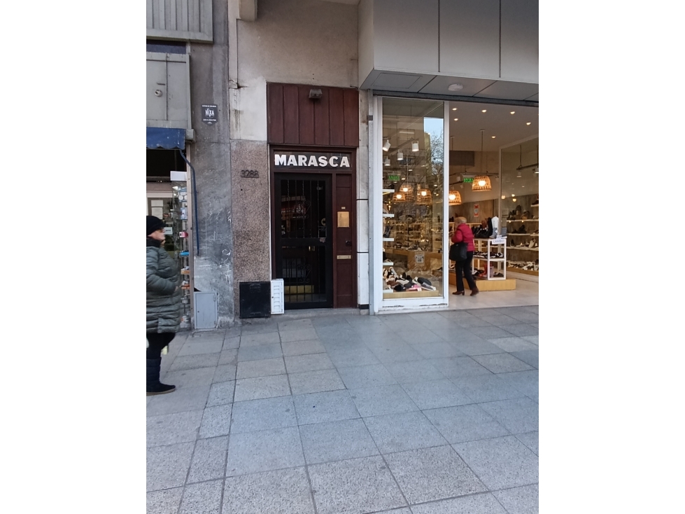DEPTO EN PISO COMPLETO DE 4 AMB Y BAULERA APTO CRÉDITO — foto 4