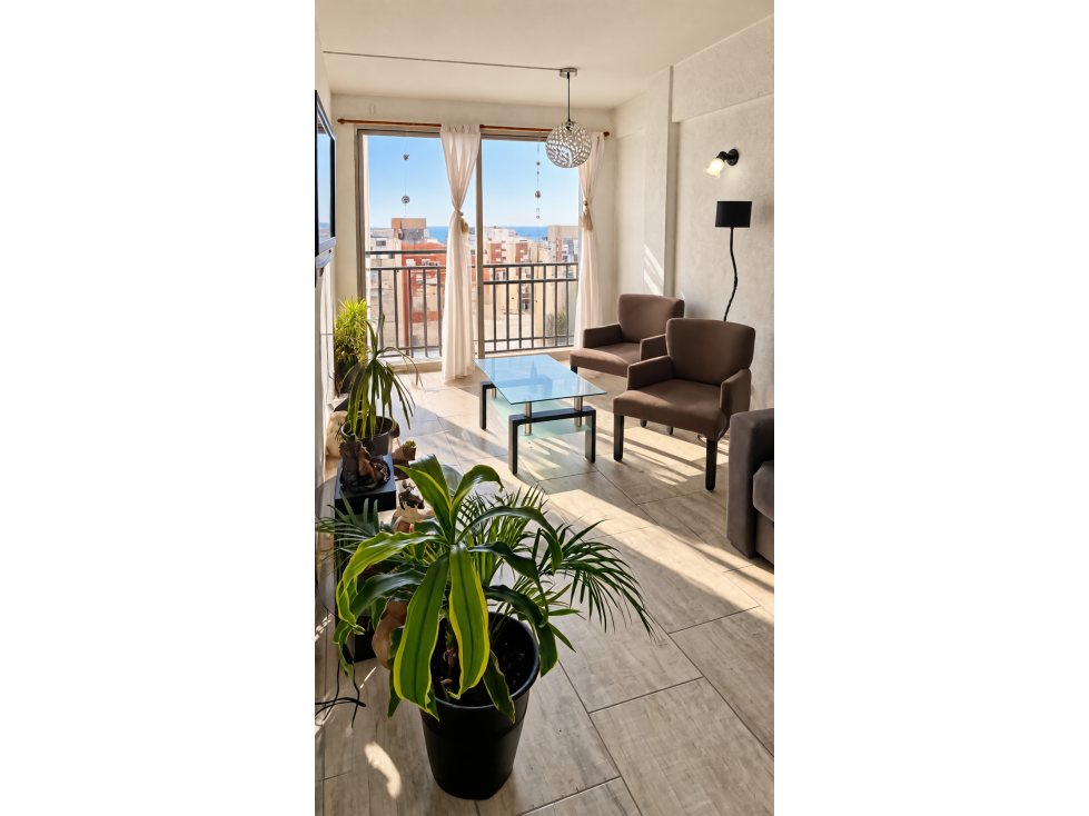 AMBIENTE Y MEDIO CON BALCÓN VISTA AL MAR — foto 6