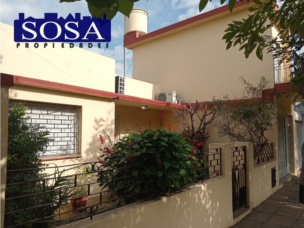 Casa en G. Catan, Calle: Barragan Nº 4485
