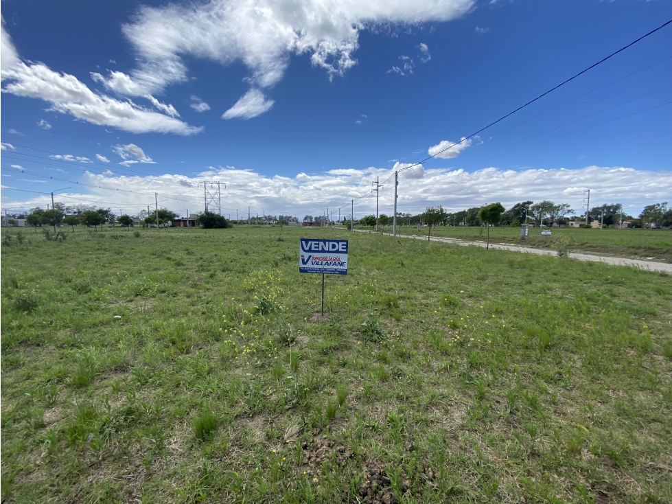 SE VENDE TERRENO EN ESQUINA EN TIERRAS DEL FUNDADOR 4° ETAPA - 2