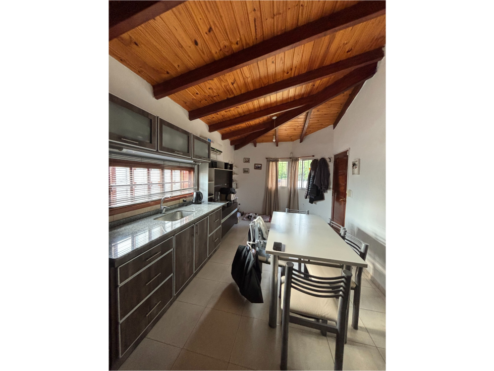 SE VENDE CASA EN PINARES CON PILETA - 3