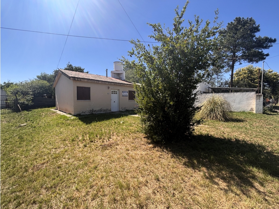 SE VENDE CASA 2 DORM. EN BARRIO PINARES - ALMAFUERTE - 2