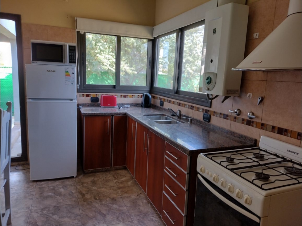 Se vende casa 2 Dormitorios - B° Pinares - 4
