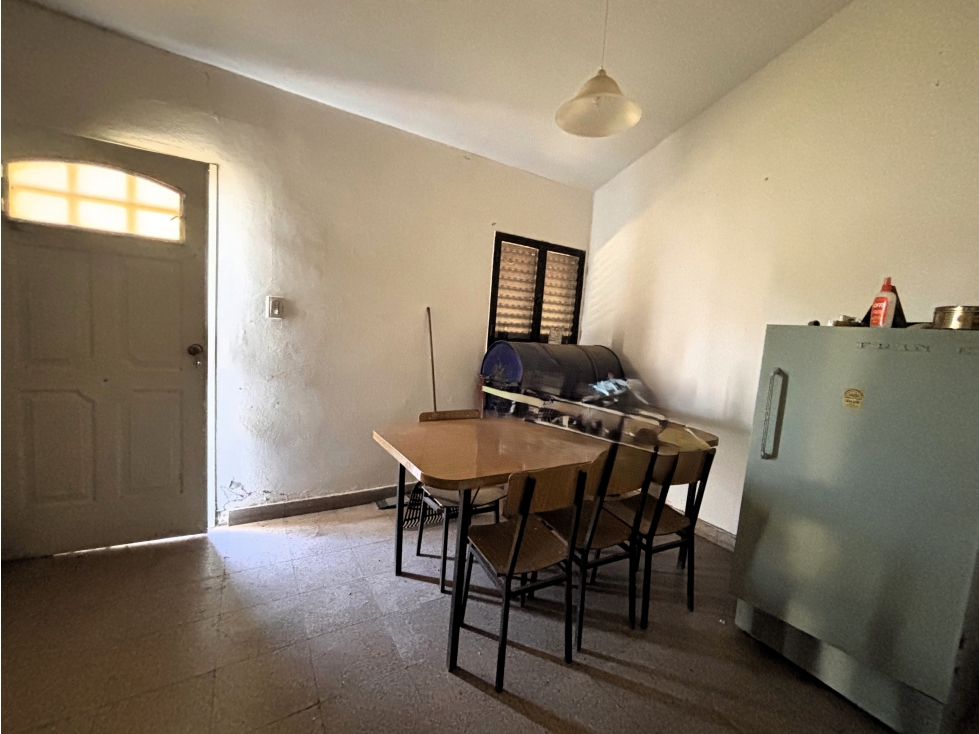 SE VENDE CASA 2 DORM. EN BARRIO PINARES - ALMAFUERTE - 5