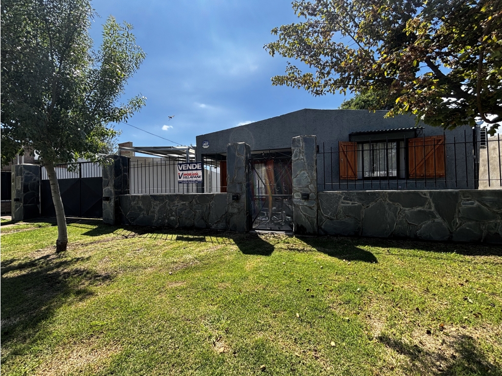 SE VENDE CASA DOS DORM. SOBRE CALLE ALEM - ALMAFUERTE - 1