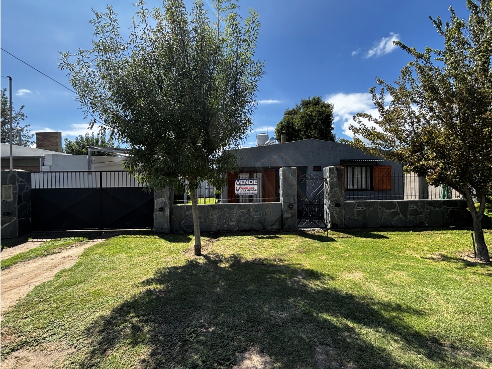 SE VENDE CASA DOS DORM. SOBRE CALLE ALEM - ALMAFUERTE - 2