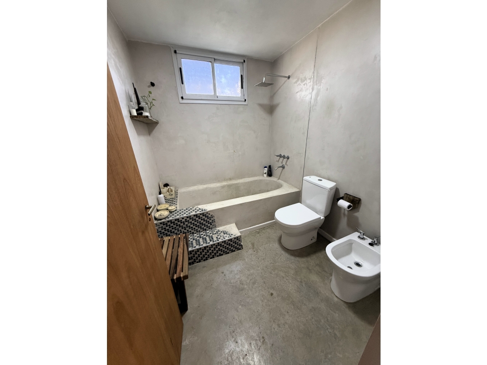 SE VENDE CASA CON BAJADA AL RIO - EN LOTEO BALCONES DEL RIO - 6