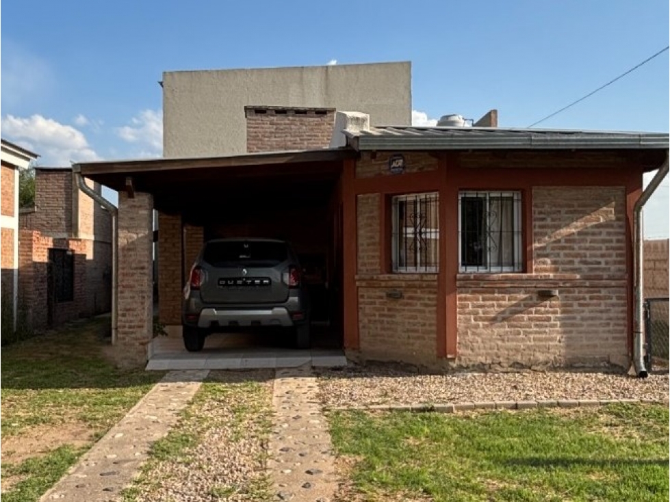 SE VENDE CASA EN PINARES CON PILETA - 2