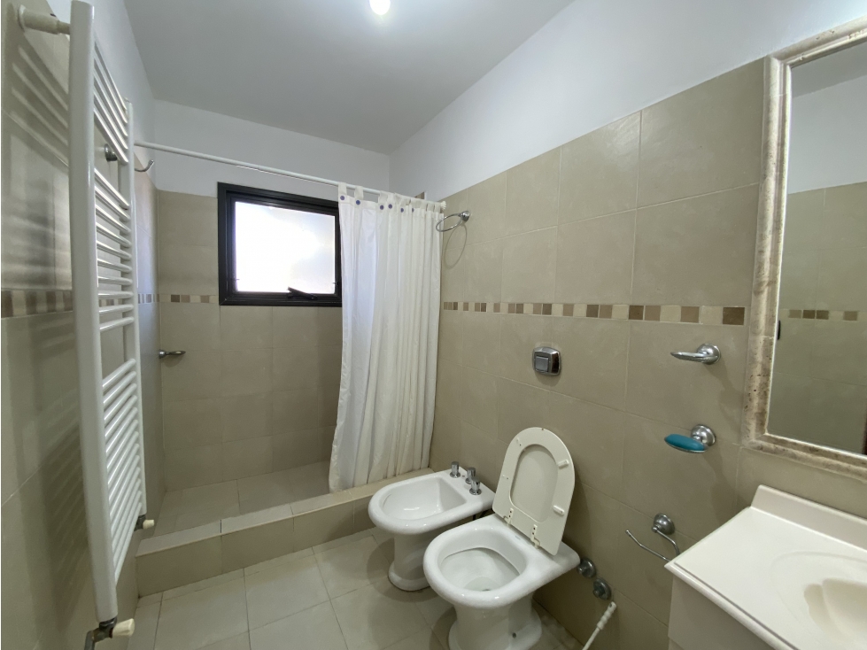 Se vende casa 2 Dormitorios - B° Pinares - 5