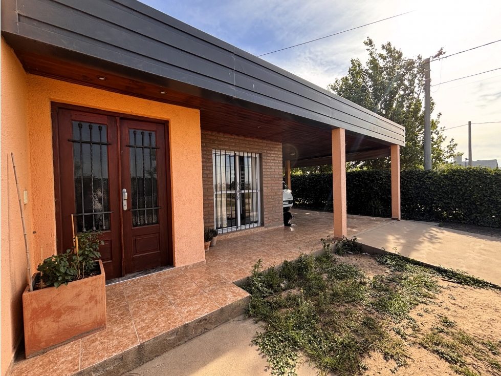SE VENDE CASA 2 DORM, Bº TIERRAS DEL FUNDADOR - A PASOS PIEDRAS MORAS - 2