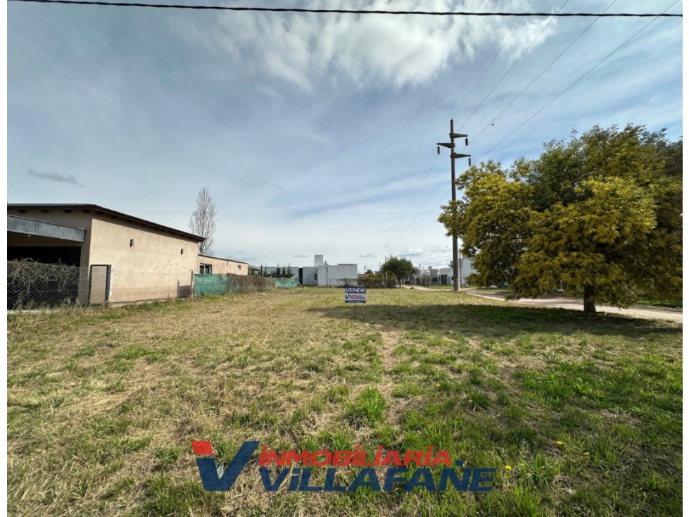 SE VENDE TERRENO EN ESQUINA - B° TIERRAS DEL FUNDADOR - 2