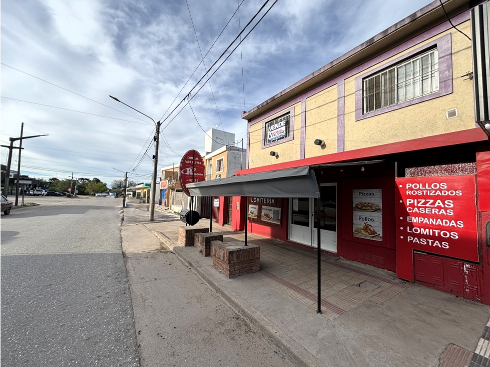 SE VENDE PROPIEDAD CENTRICA 3 EN 1 - LOCAL, CASA Y GALPON - ALMAFUERTE - 2