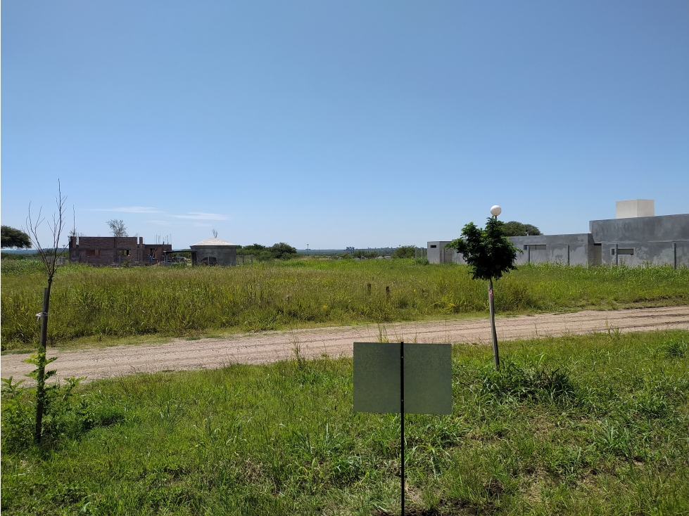 SE VENDE TERRENO A METROS DEL LAGO PIEDRAS MORAS - TS. DEL FUNDADOR - 4