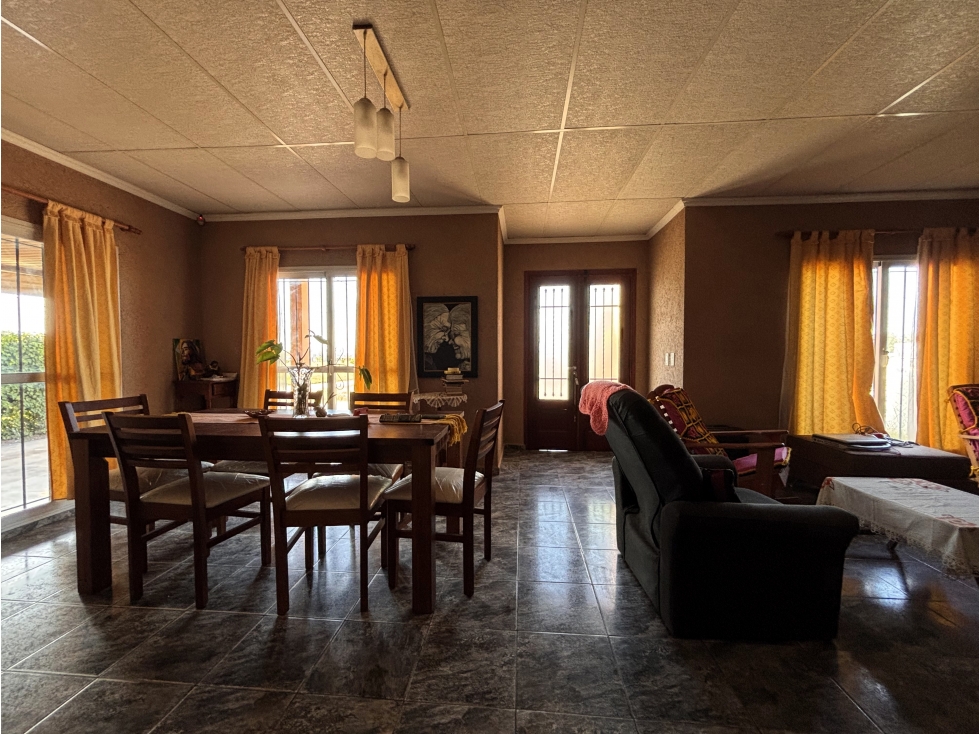 SE VENDE CASA 2 DORM, Bº TIERRAS DEL FUNDADOR - A PASOS PIEDRAS MORAS - 4