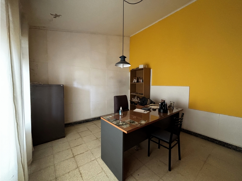 SE VENDE CASA CENTRICA EN ALMAFUERTE - 2 DORM - 4