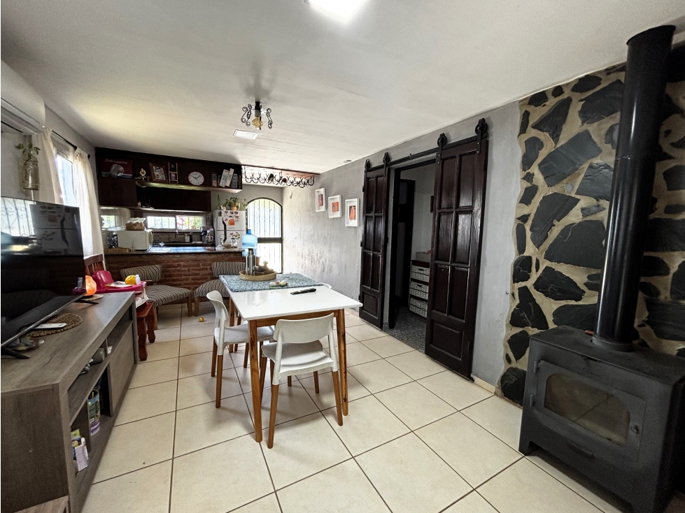SE VENDE CASA DOS DORM. SOBRE CALLE ALEM - ALMAFUERTE - 3