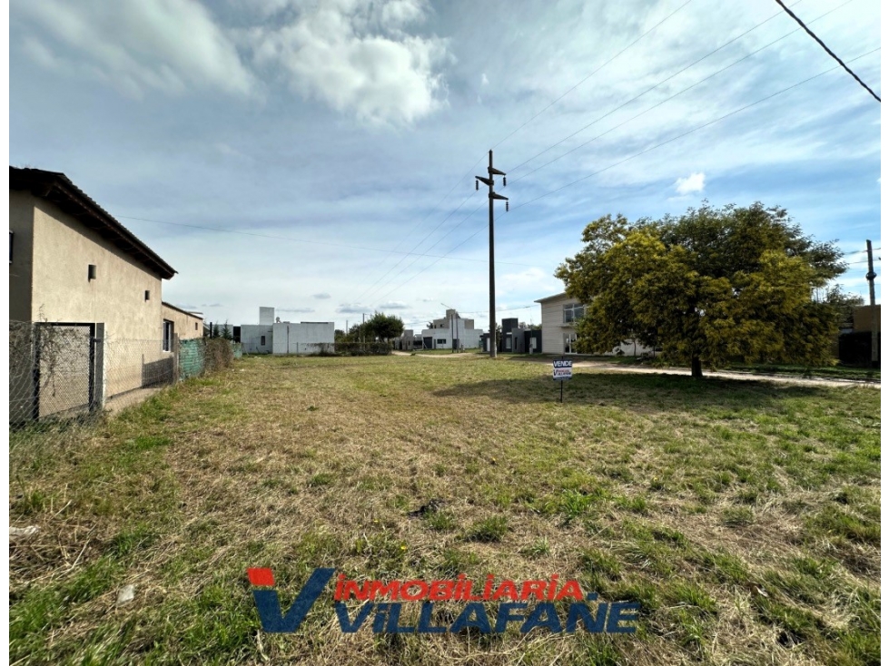 SE VENDE TERRENO EN ESQUINA - B° TIERRAS DEL FUNDADOR - 3