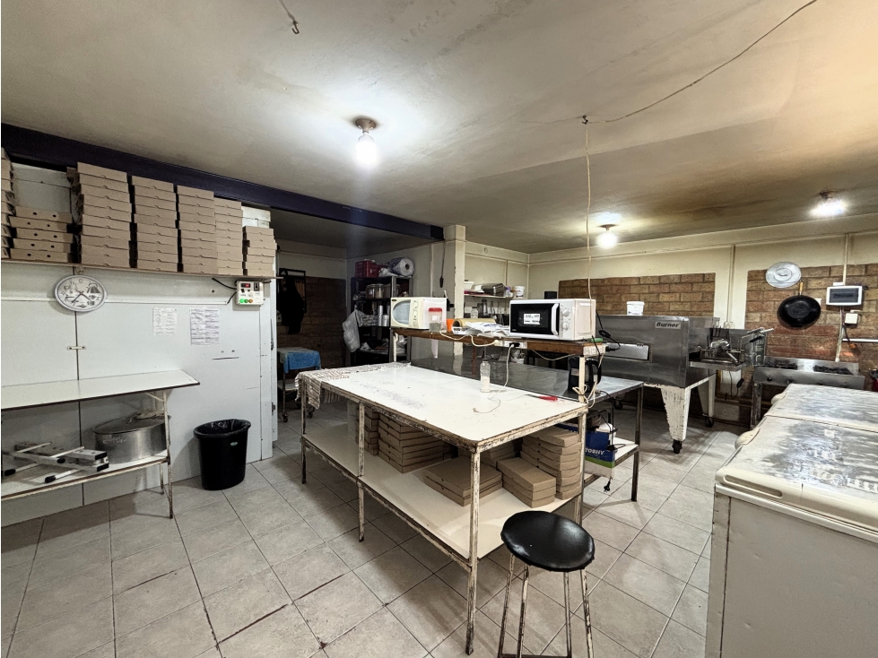 SE VENDE PROPIEDAD CENTRICA 3 EN 1 - LOCAL, CASA Y GALPON - ALMAFUERTE — foto 3
