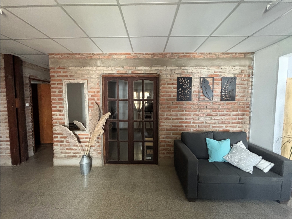 SE VENDE CASA DOS DORMITORIOS + LOCAL COMERCIAL EN ALMAFUERTE - 4