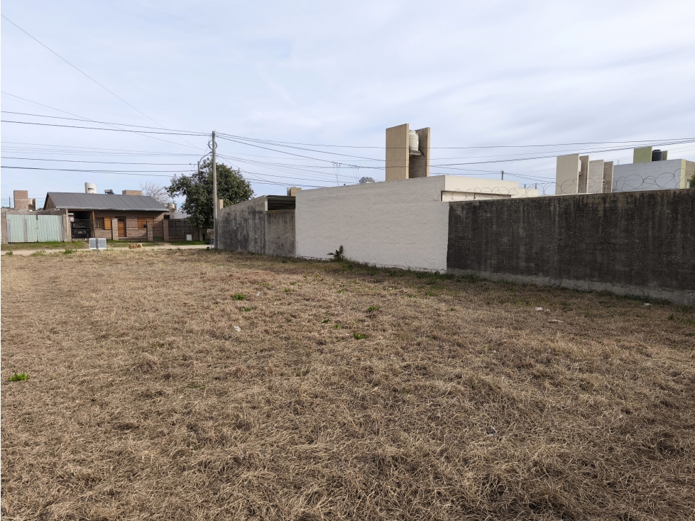 SE VENDE TERRENO EN B° SARMIENTO - RIO TERCERO - 4