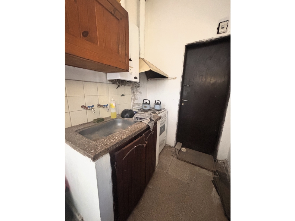 SE VENDE CASA 2 DORM. EN BARRIO PINARES - ALMAFUERTE - 6