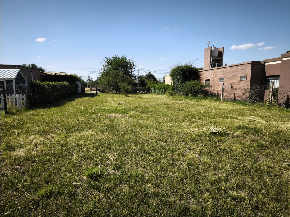 SE VENDE TERRENO 933 MTS2 EN B° PINARES - A METROS DE LA PLAZA - 4