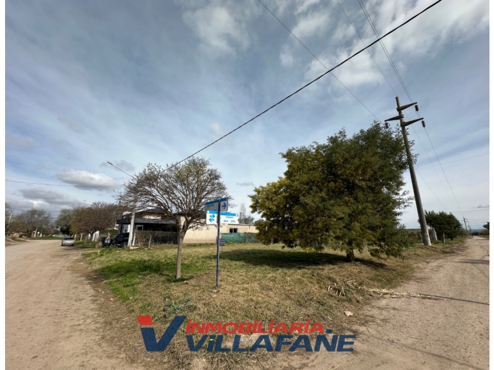 SE VENDE TERRENO EN ESQUINA - B° TIERRAS DEL FUNDADOR - 4