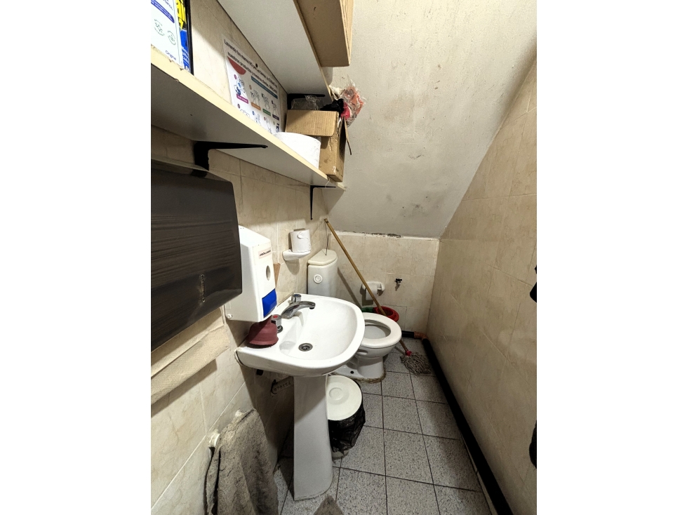 SE VENDE PROPIEDAD CENTRICA 3 EN 1 - LOCAL, CASA Y GALPON - ALMAFUERTE — foto 4