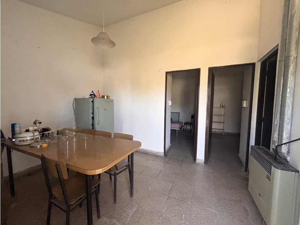 SE VENDE CASA 2 DORM. EN BARRIO PINARES - ALMAFUERTE - 4