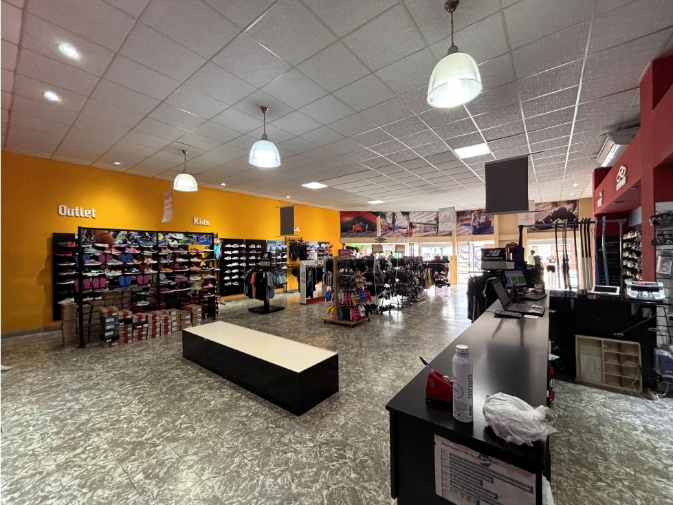 DOS LOCALES COMERCIALES EN EL CENTRO ALMAFUERTE - 5
