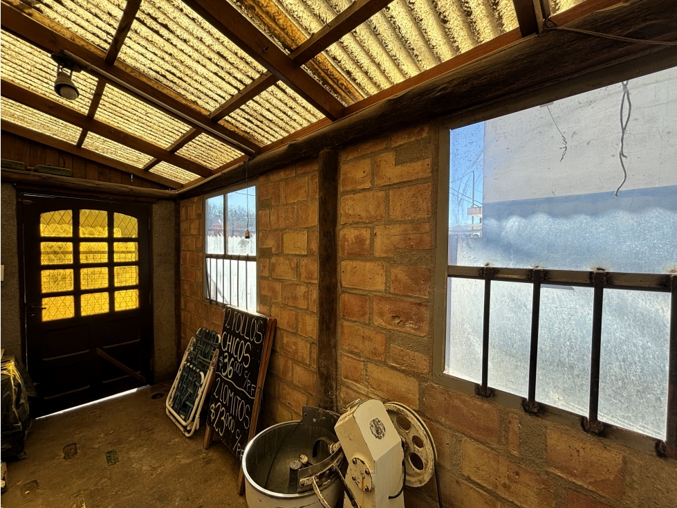 SE VENDE PROPIEDAD CENTRICA 3 EN 1 - LOCAL, CASA Y GALPON - ALMAFUERTE — foto 5