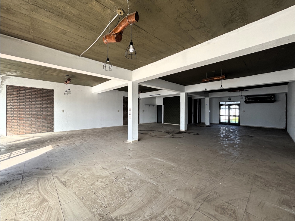 SE ALQUILA LOCAL COMERCIAL DE 200 mts2 CON DEPARTAMENTO - 5
