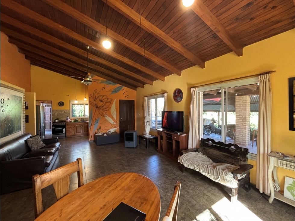 SE VENDE CASA 3 DORM EN B° PINARES - EN CERCANIA A PIEDRAS MORAS - 4