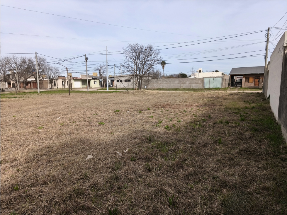 SE VENDE TERRENO EN B° SARMIENTO - RIO TERCERO - 5
