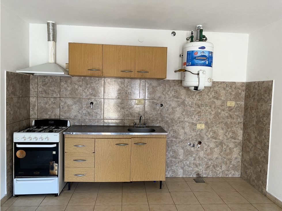 SE ALQUILA DEPTO 2 DORM. CALLE CATAMARCA - ALMAFUERTE - 6